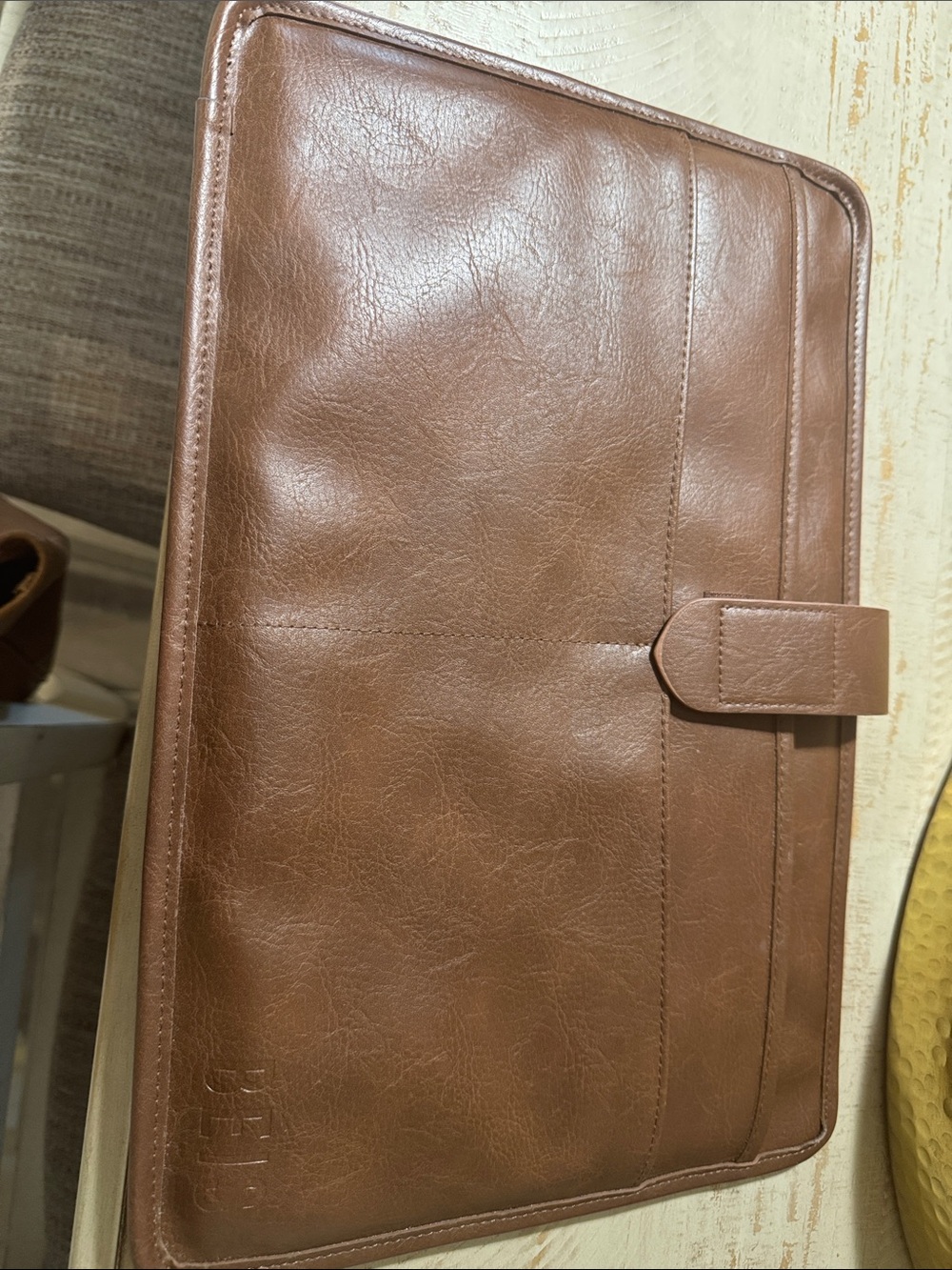 BEIS Brown Leather laptop/ Tablet Folio with Embossed Logo Unisex
